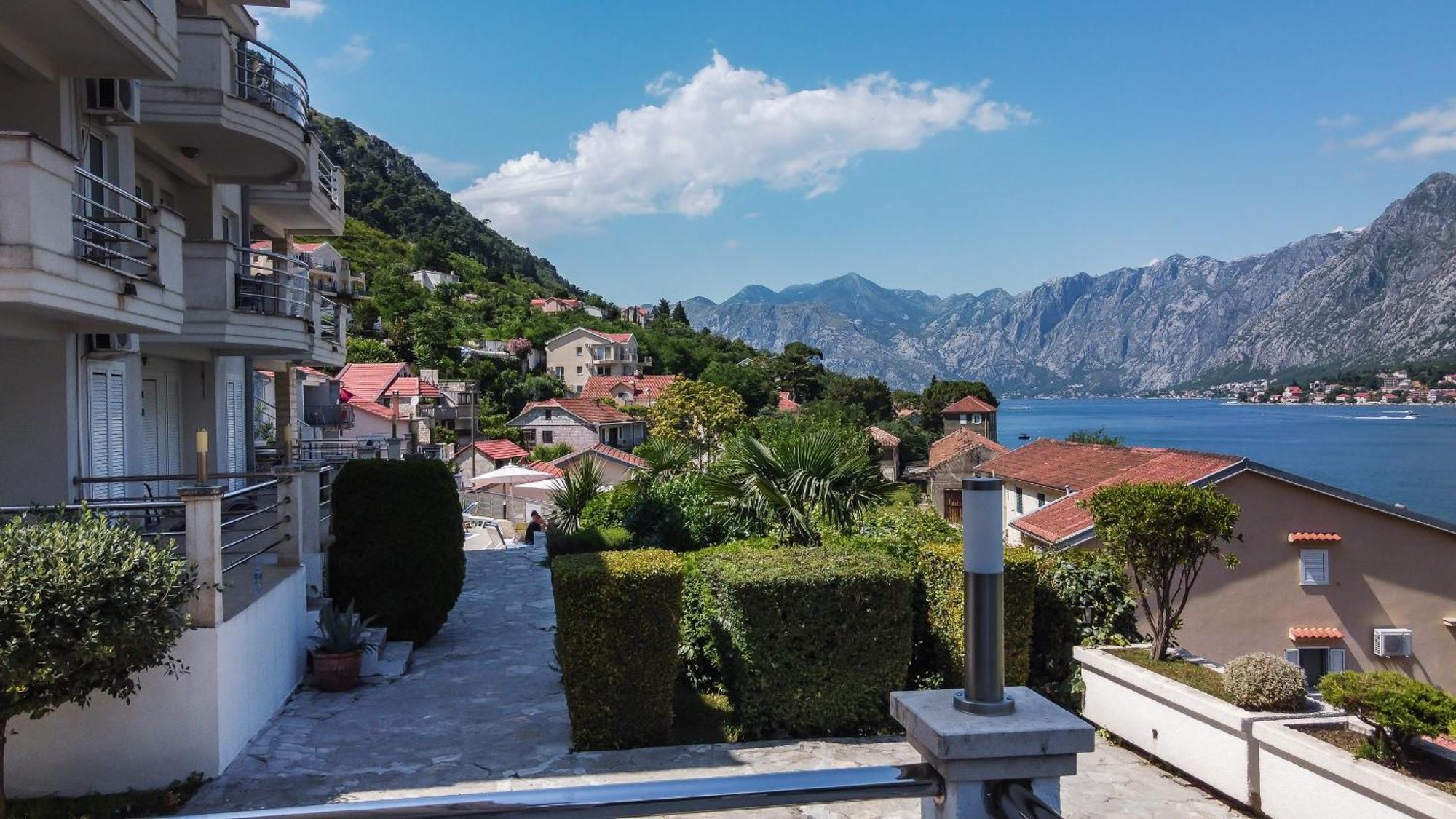 Chillout Apartment In Kotor Bay Exterior photo